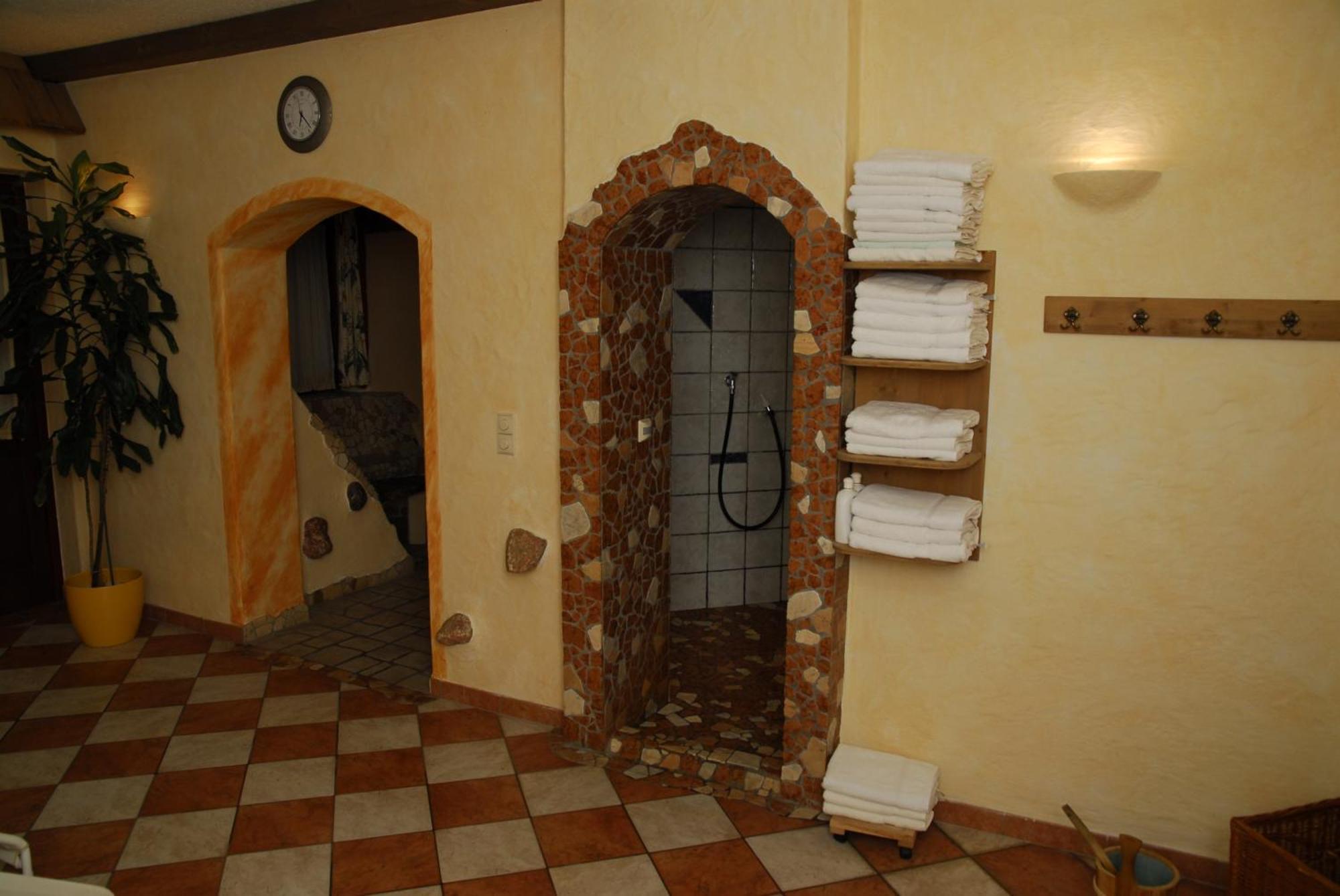 Hotel-Gasthof Strasswirt Tropolach Exterior photo
