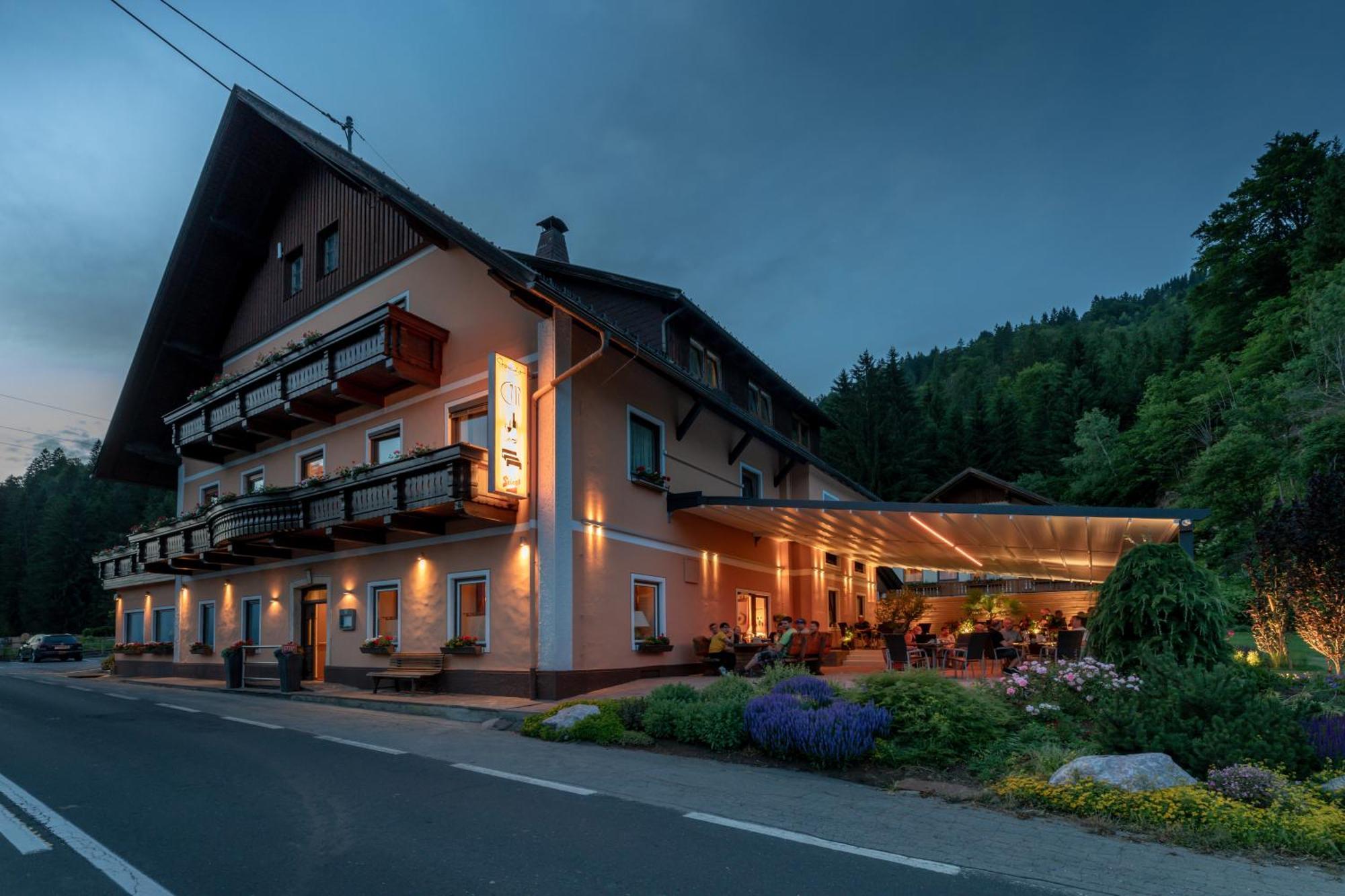 Hotel-Gasthof Strasswirt Tropolach Exterior photo